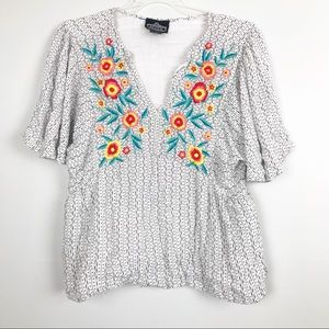 NWOT Boho Crop Bright Embroidery